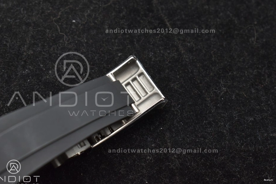 1:1 QF Daytona Edition Oysterflex 126519 Dial (Weighted) V6 Silver SH4131 Strap on Black Best 0128